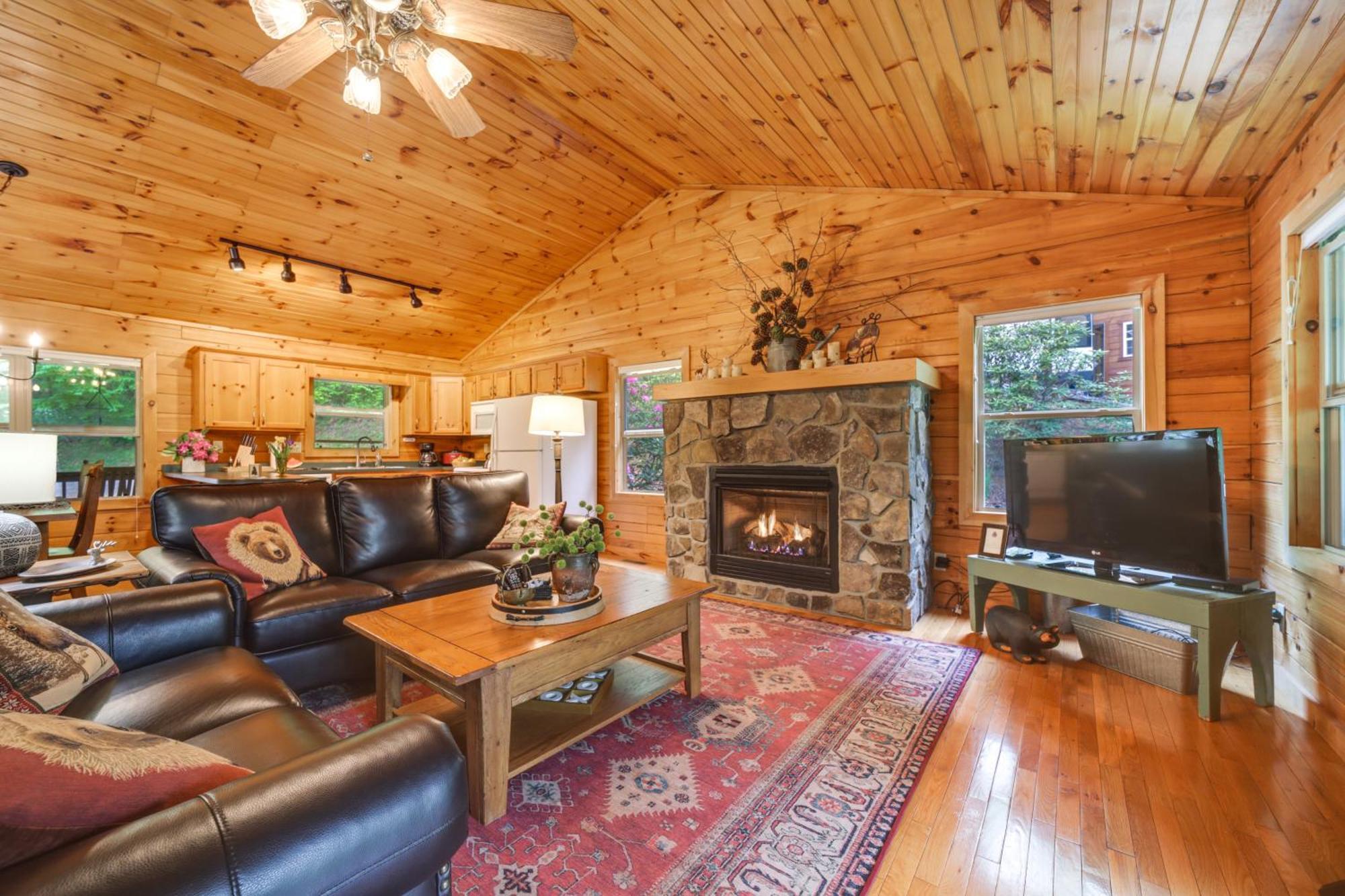 Peaceful Smoky Mountain Cabin With Deck And Fire Pit! Waynesville Exterior foto
