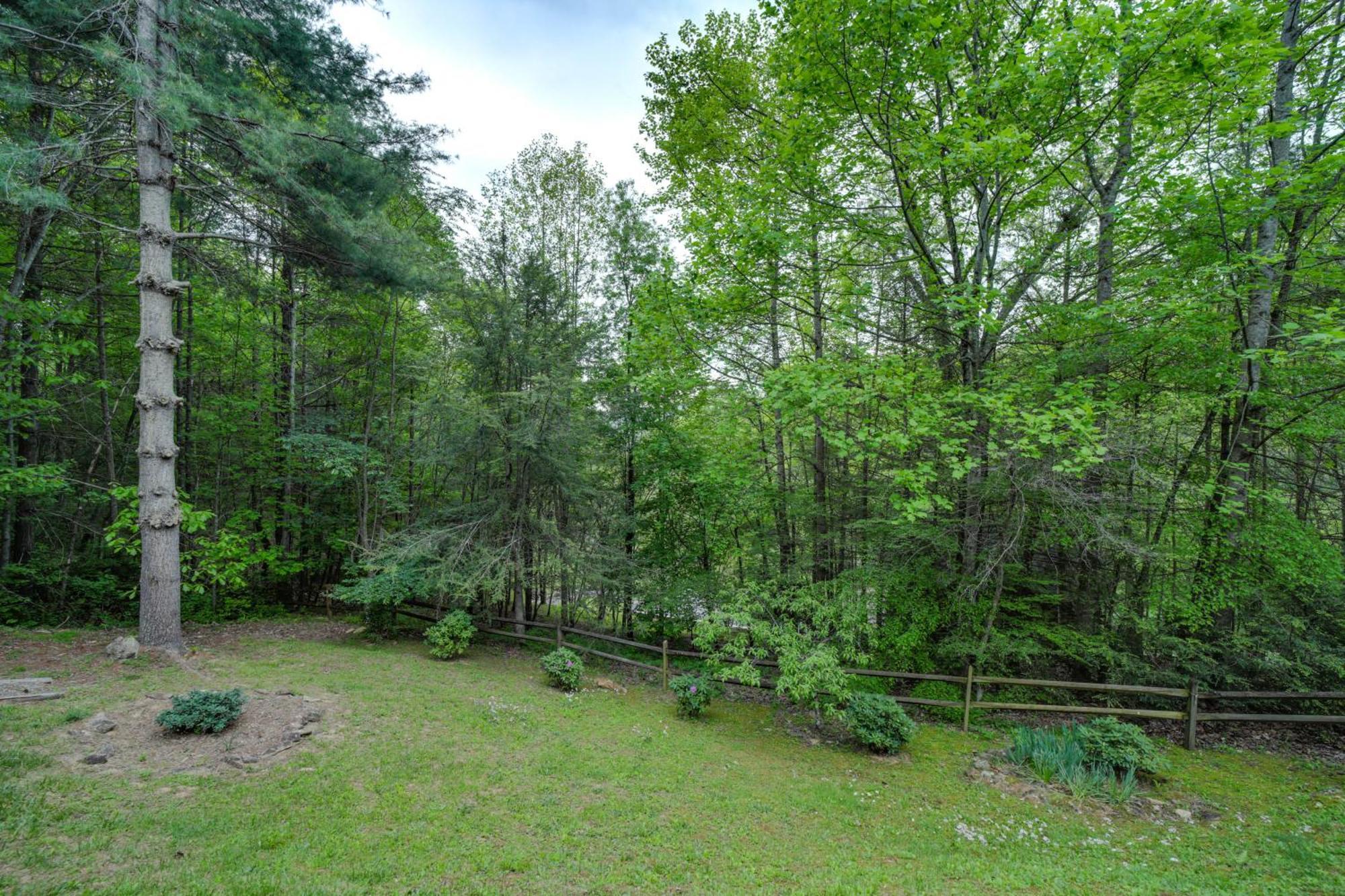 Peaceful Smoky Mountain Cabin With Deck And Fire Pit! Waynesville Exterior foto