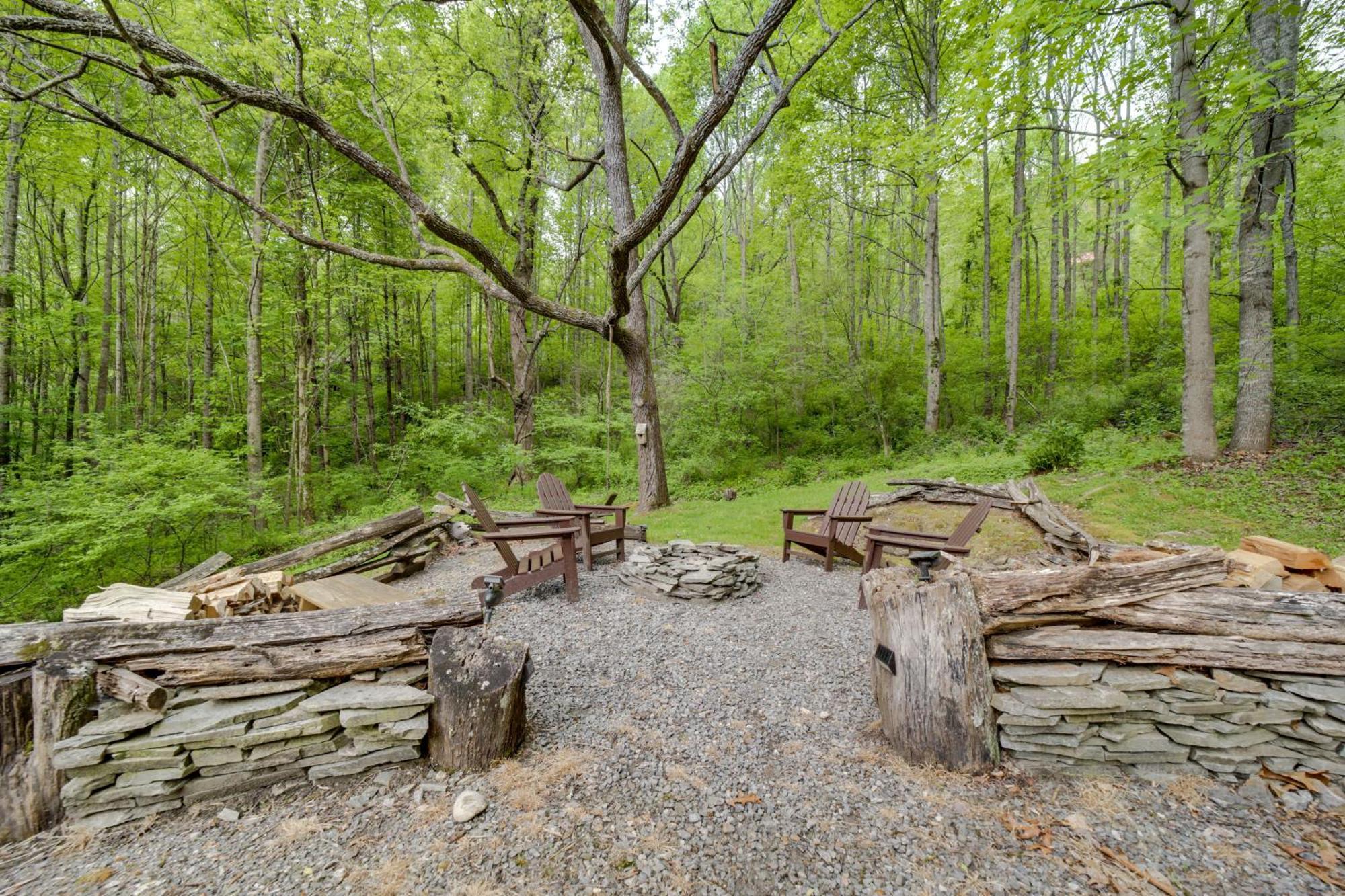 Peaceful Smoky Mountain Cabin With Deck And Fire Pit! Waynesville Exterior foto