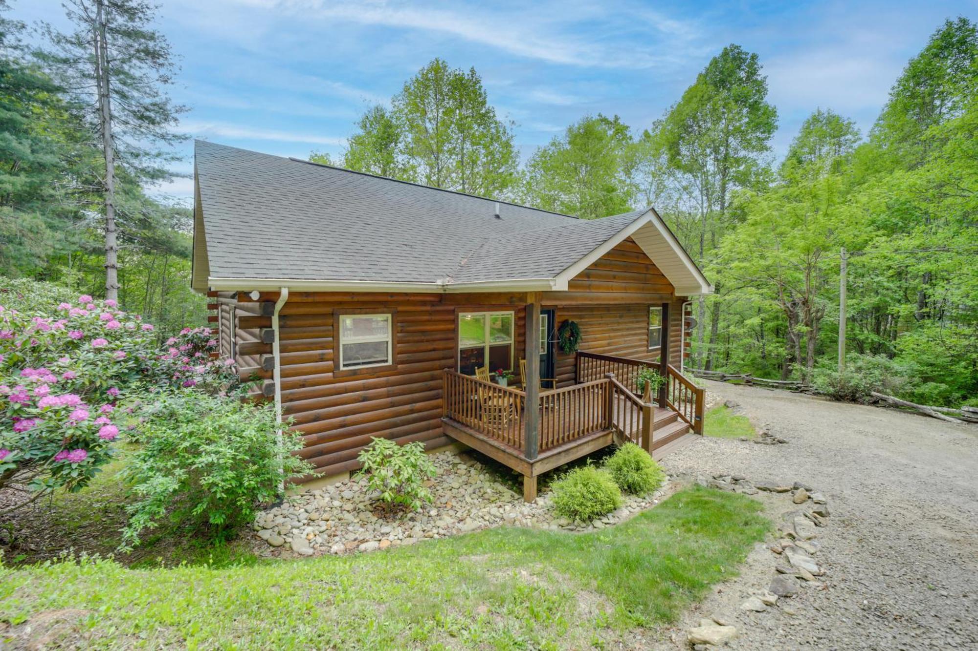 Peaceful Smoky Mountain Cabin With Deck And Fire Pit! Waynesville Exterior foto